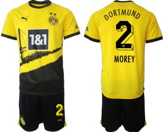 Borussia Dortmund Thuisshirt Mateu Morey #2 Voetbalshirts 2023-2024 Korte Mouw (+ Korte broeken)